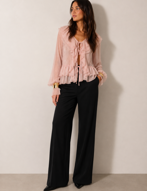 blusa romantica con volant cipria